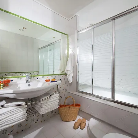 Вілла Danaes Luxury