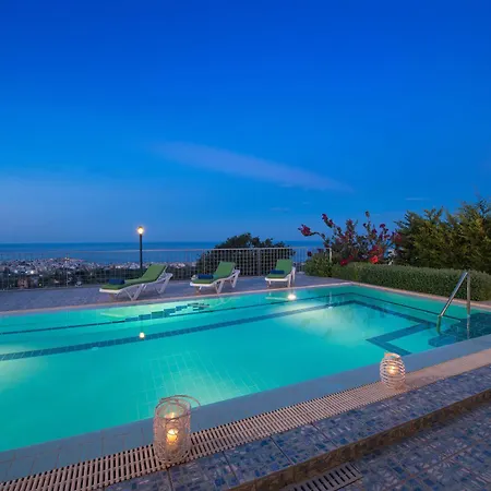 Danaes Luxury *
